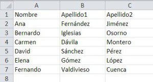 Cómo combinar correspondencia en Word 3 Datos ficticios de alumnos en una tabla de Excel